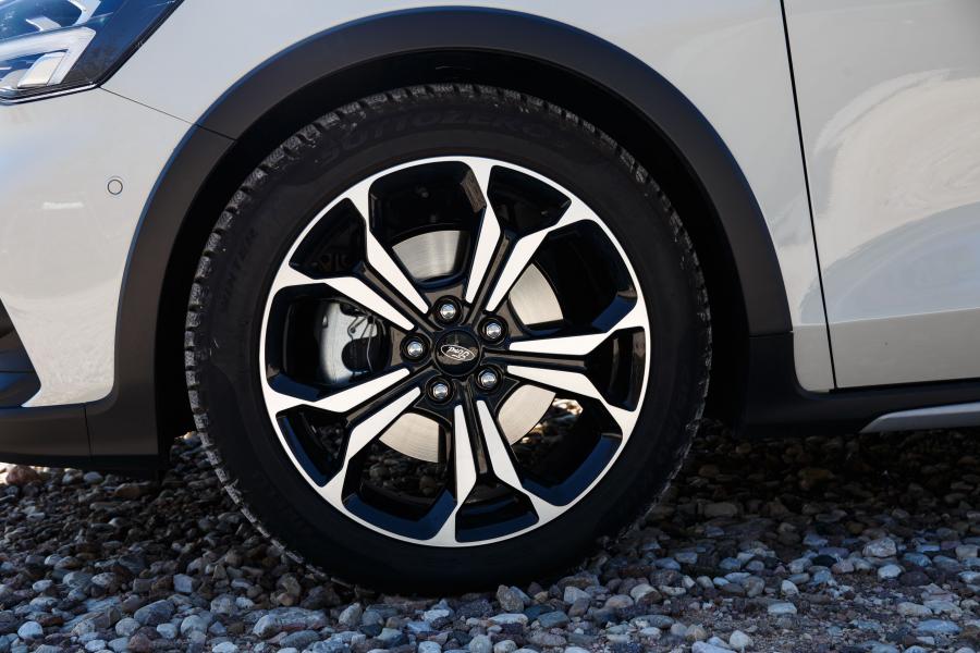 Колеса Ford Focus Active Wagon 2018 года  (WW) (фото 21 из 49)